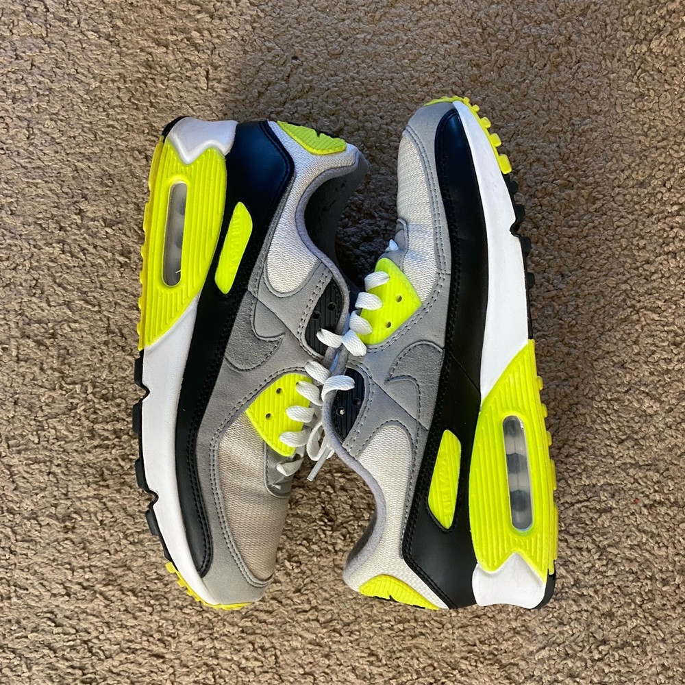 VOLT AIRMAX 90s